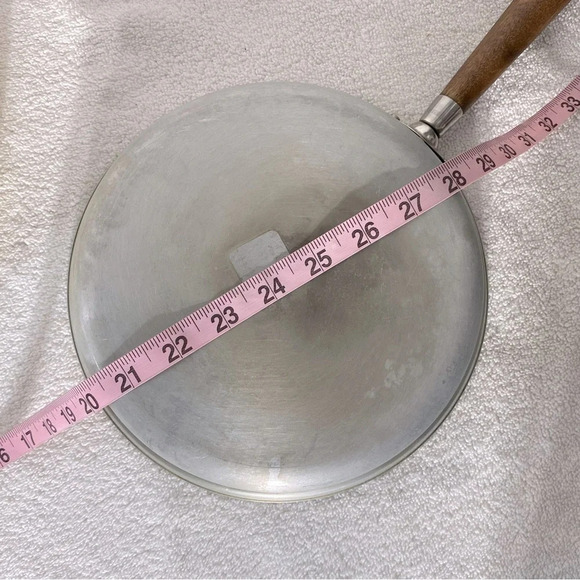 Vintage Aluminium Pan Sauce Pan With Gold Tone Lid & Wood Handles - Picture 12 of 12